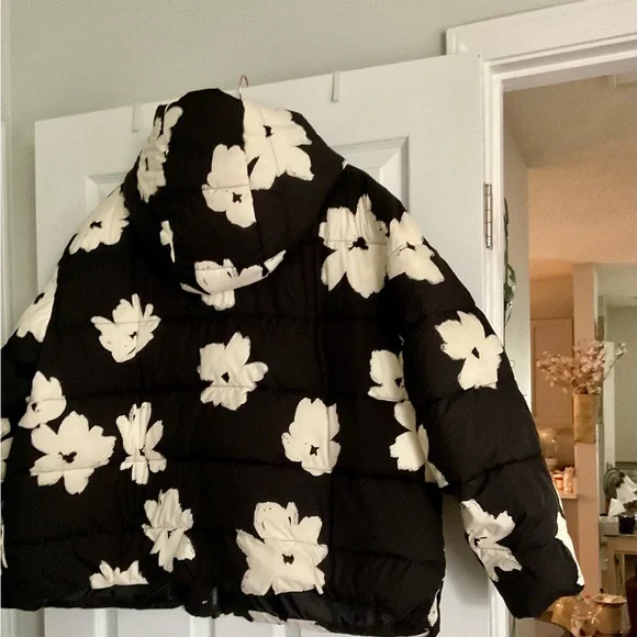 Ava & Viv Black and White Floral Puffer Jacket - Picture 2 of 4